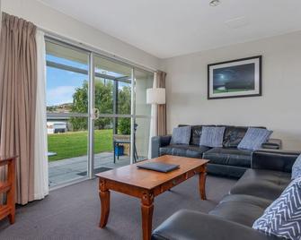 Bay View Villas - Hobart - Living room