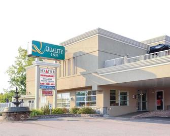 Quality Inn Mont-Laurier - Mont-Laurier - Building