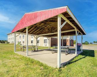 Capital O Amerihost Inn and Suites Kingdom City Hwy 54 MO - Kingdom City