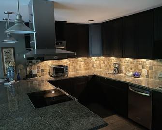Historic Neighborhood - Near Whitman College - Quiet Location (Roku Hdtv Stream) - Walla Walla - Kitchen