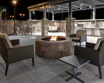 Residence Inn by Marriott Phoenix Mesa East - Mesa - Binnenhof