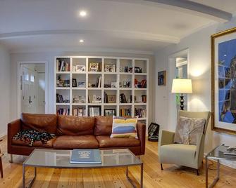 Historic Pittsford Location. Private Guest Suite - Pittsford - Sala