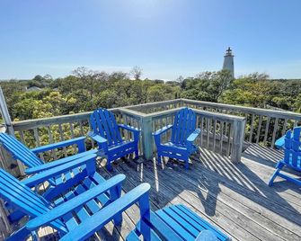 Admiral's Retreat: Amazing Harbor, Pamlico Sound, Lighthouse views. - Ocracoke - Balcón