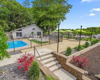 Holiday Hill Resort 'Holiday Suite' Unit 702 - Saugatuck - Piscina