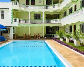 Prestige Leisure Hotel - Mtwapa - Pool