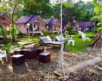Sea Flower Resort - Ko Chang - Patio