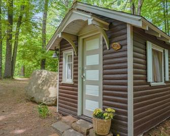 Little Wooded Retreat with breakfast and spa! - Pine City - Outdoors view