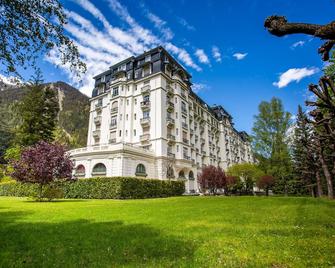 Apartment in prestigious residence in the heart of Chamonix + free parking - Chamonix - Building