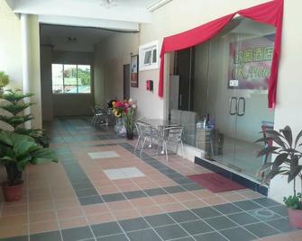 OK Hotel - Teluk Kumbar - Patio