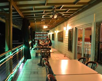 West Plaza Malakal - Koror