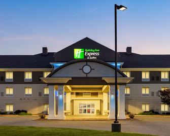 Holiday Inn Express & Suites North Fremont By IHG - Fremont - Building