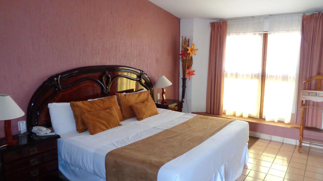 هوتل كامبيستر أثييندا كاراتشا