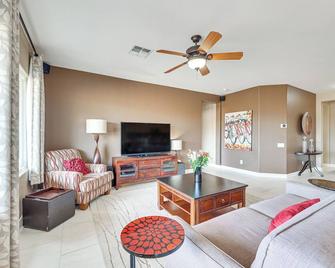 Near Hiking And Golf Gold Canyon Home Wi - Gold Canyon - Sala de estar