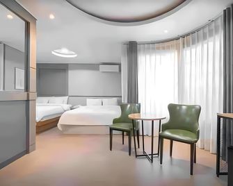 Curve Hotel Iksan - Iksan - Bedroom