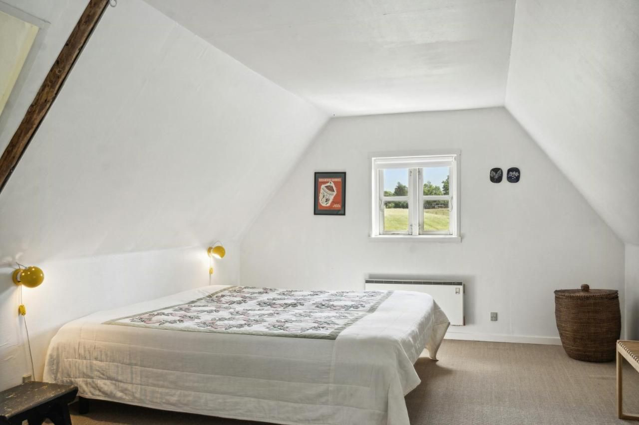 300-Year-Old House With History And Character – Stege