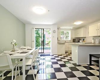 Harlinger Lodge Annexe - London - Dining room