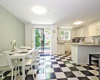 Harlinger Lodge Annexe - לונדון - חדר אוכל