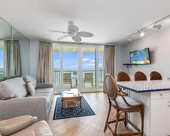 Beachfront Penthouse at the Apollo! Best Views on Marco Island! - 馬可島 - 客廳