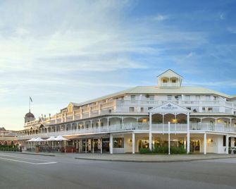 Esplanade Hotel Fremantle - by Rydges - Fremantle - Building