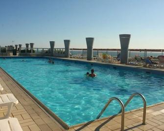 One-Bedroom flat next to Bibione Thermae - Bibione - Piscina