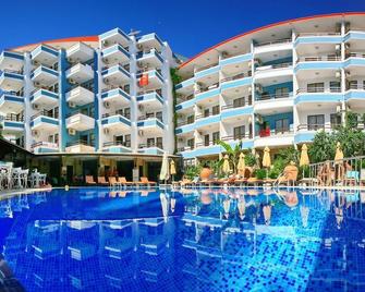 Kleopatra Fatih Hotel - אלניה - בריכה