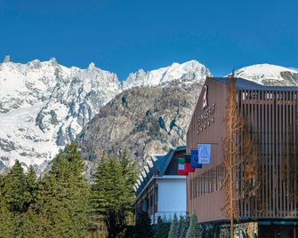 Le Massif Hotel & Lodge Courmayeur The Leading Hotels of the World - Courmayeur - Rakennus