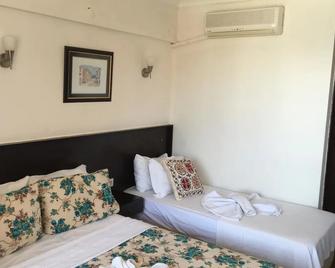 Kucukkuyu Gumus Hotel - Küçükkuyu - Bedroom