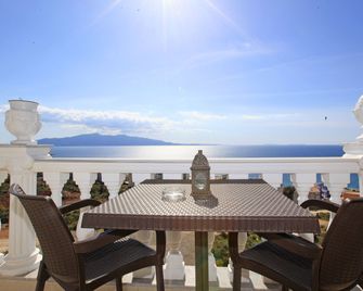 Keos Hotel - Sarandë - Balcony