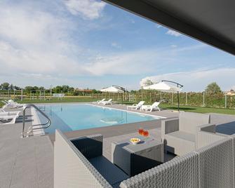 Country House Campofiore - Pontelongo - Piscina