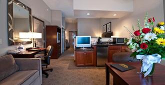 Shilo Inn Suites Hotel - Killeen - Killeen - Living room