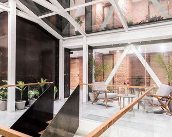 9ine Thamel Hotel - Kathmandu - Serambi