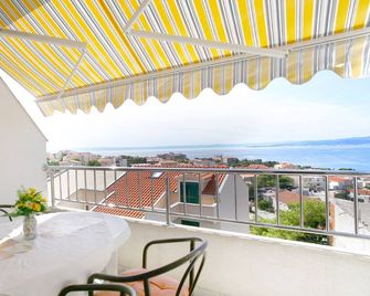 Sea view Apartment for 2-3 people - family - Baška Voda - Balcón