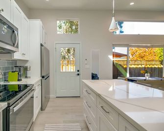 Light Filled Newly Built Almaden Foothill ADU with Private yard and entrance - San Jose - Cozinha