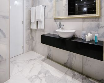 Qbic City Hotel - Lárnaca - Baño