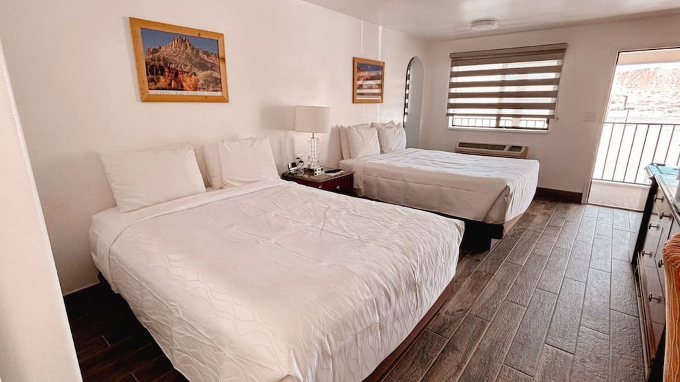 Whispering Sands Motel