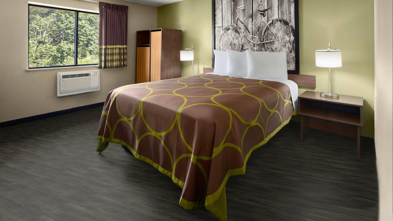 Super 8 By Wyndham St. Clairsville Oh/Wheeling Wv Area