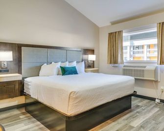 Walk to Shopping & Dining: Port Huron Studio - Port Huron - Slaapkamer