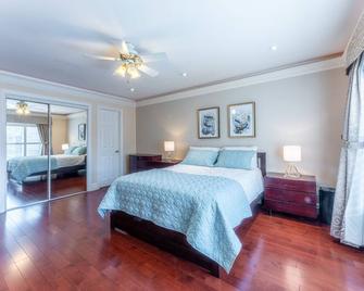 Charming 4-bedroom house in lovely Toronto with AC, WiFi - Toronto - Bedroom