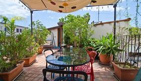 Bad - Bed & Breakfast and Design - Catania - Patio