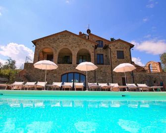 Belvilla by OYO Montenero - Montenero d'Orcia - Piscina