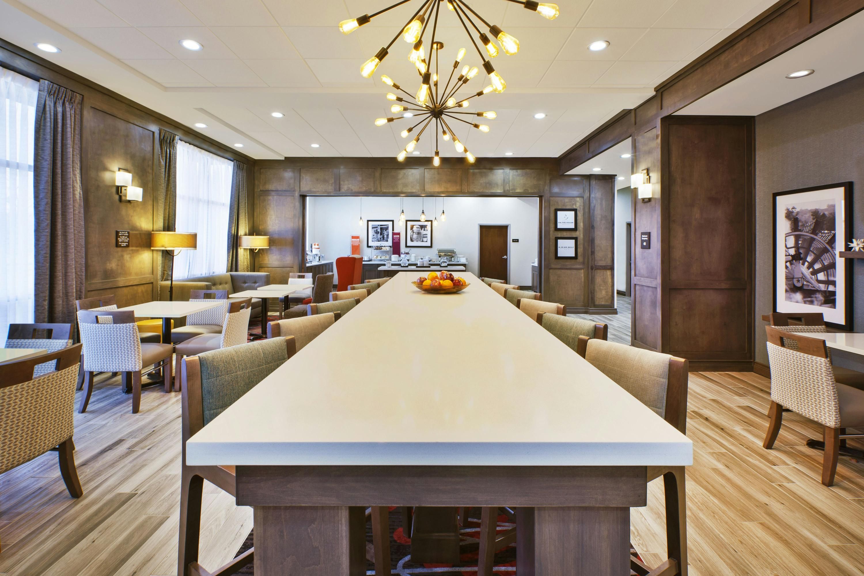 Hampton Inn Detroit/Dearborn - Dearborn - Restaurang