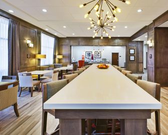 Hampton Inn Detroit/Dearborn - Dearborn - Restaurang