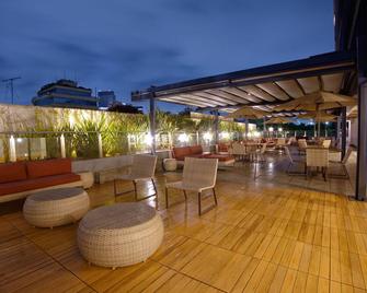 Golden Tower Express Berrini by Fênix Hotéis - Sao Paulo - Patio