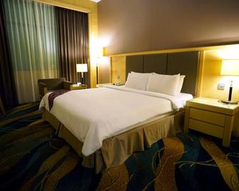 Imperial Palace Hotel - Miri - Bedroom