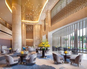 Ramada Plaza by Wyndham Fuxian Lake - Yuxi - Lobby