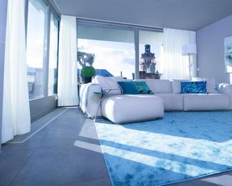 LuXx - Apartment - with 65 sqm & roof terrace - Leipzig - Living room