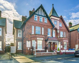 إسكليت جيست هاوس - ويتبي - مبنى