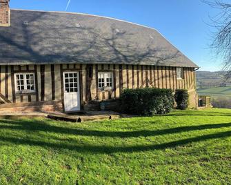 Gîte ' Le Normand ' Sa Vue Splendide - Vimoutiers - Bâtiment