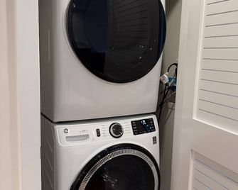 Hoboken Loft Hideaway - Walk To Path - Hoboken - Laundry facility