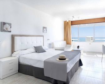 Bluesense Villajoyosa Resort - וייאחויוסה - חדר שינה